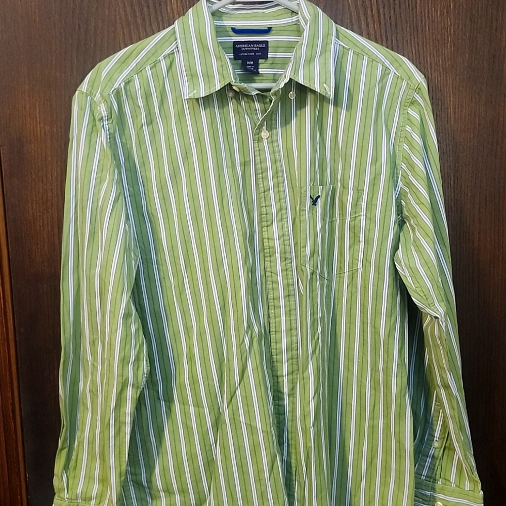 American Eagle brand dress shirt. Men's size Medium